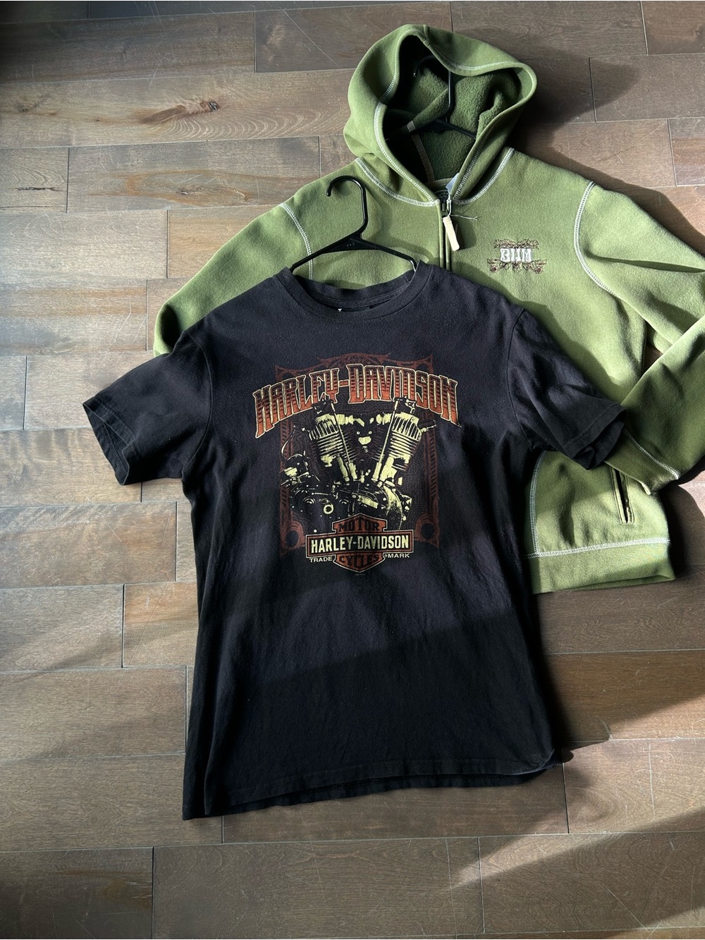 Harley-Davidson Black Graphic Tee with Vintage Engine Print